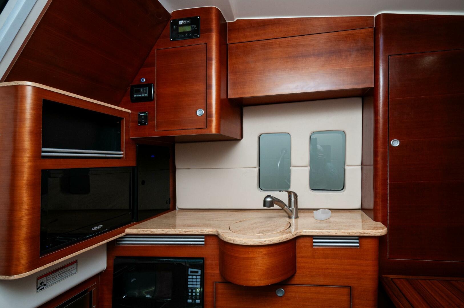 Slide: The Image of 2015 Edgewater 368 CC- YOLO 2- Galley 2 - 5121879