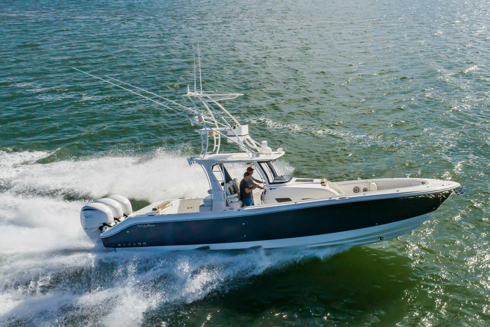 Slide: The Image of Edgewater 370CC 2022 - 4458801