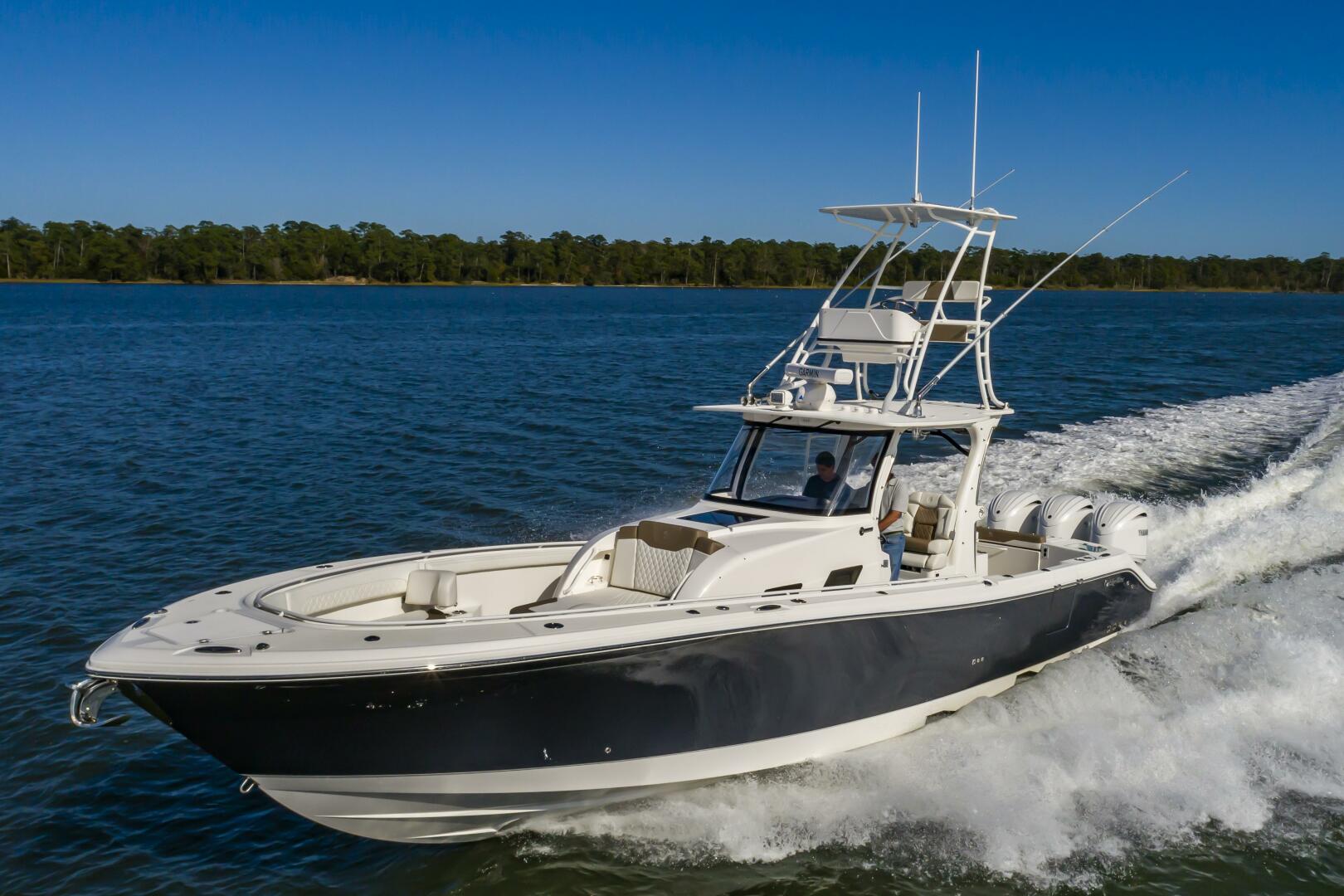 Slide: The Image of Edgewater 370CC 2022 - 3964528