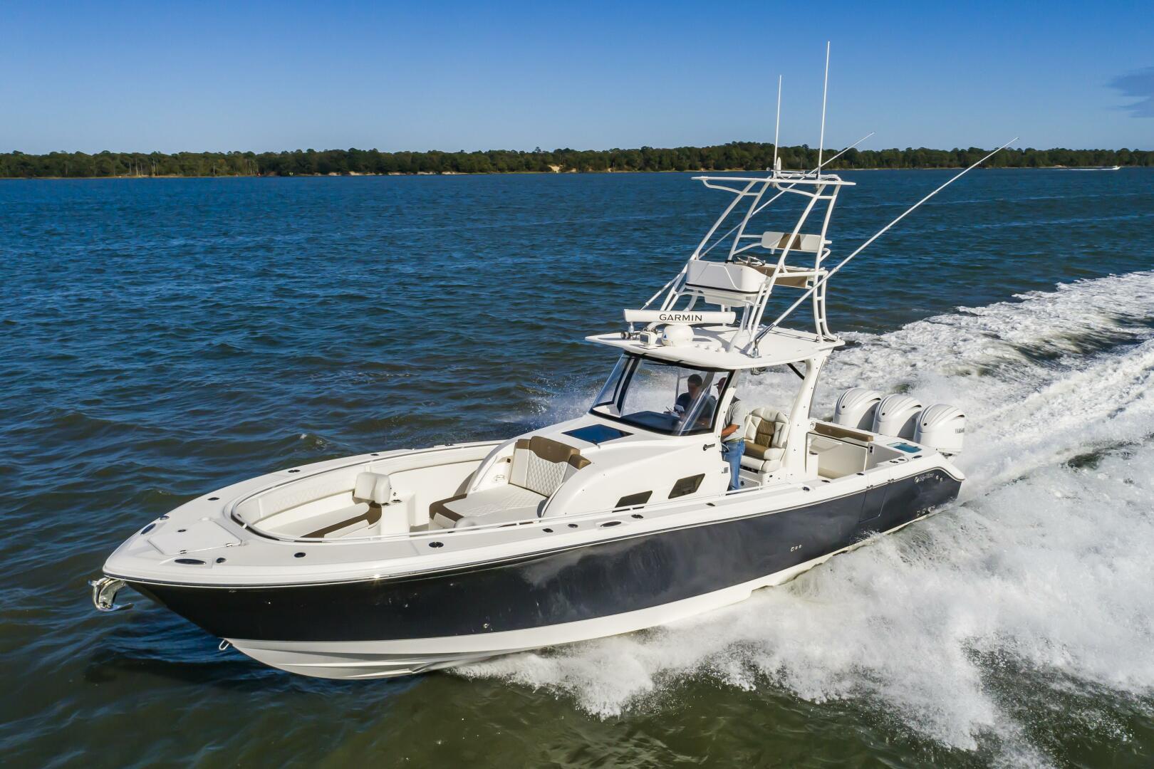Slide: The Image of Edgewater 370CC 2022 - 3964539