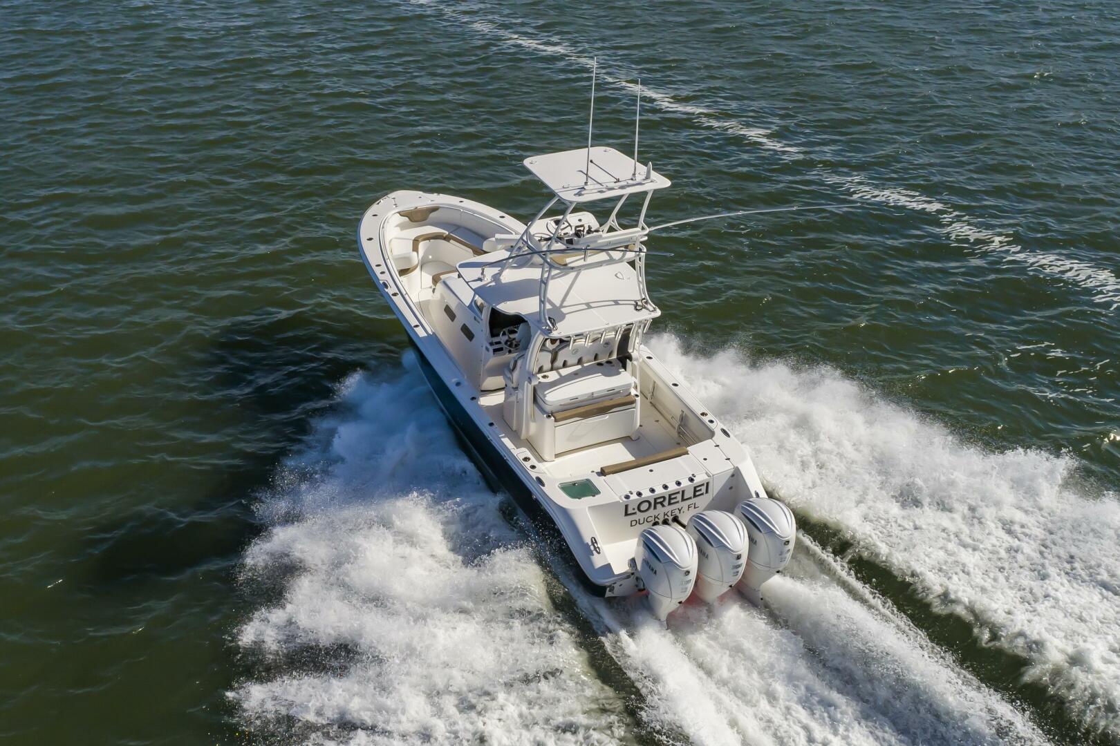 Slide: The Image of Edgewater 370CC 2022 - 3964540