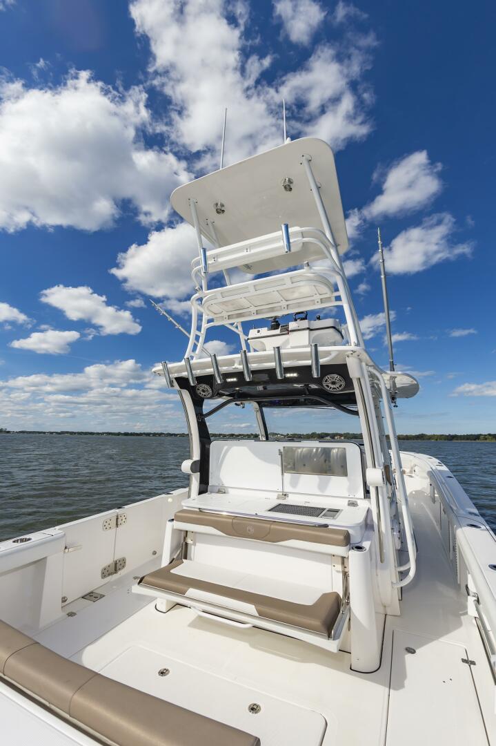 Slide: The Image of Edgewater 370CC 2022 - 3964550