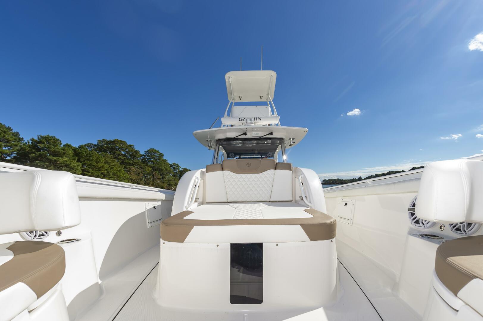 Slide: The Image of Edgewater 370CC 2022 - 3964557