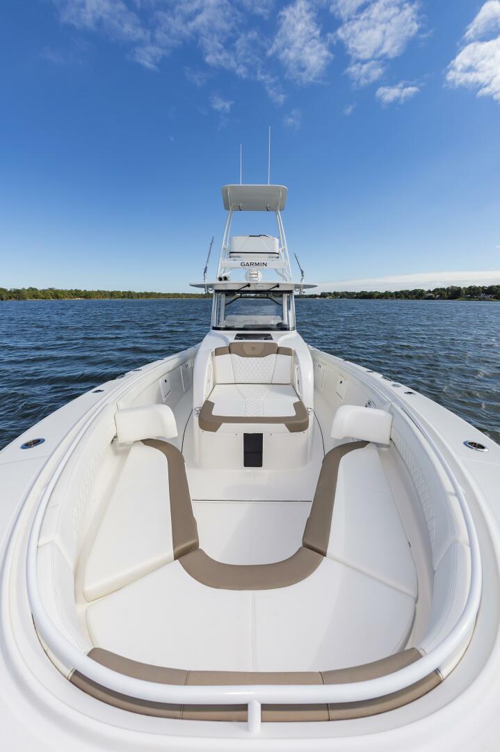 Slide: The Image of Edgewater 370CC 2022 - 3964558