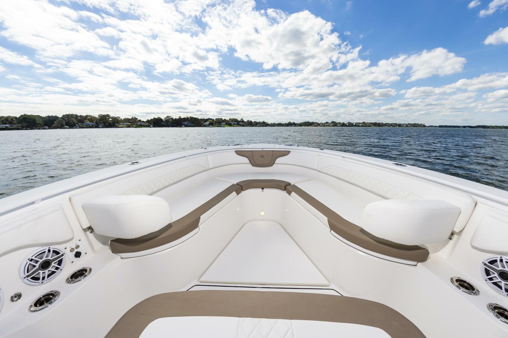 Slide: The Image of Edgewater 370CC 2022 - 3964561