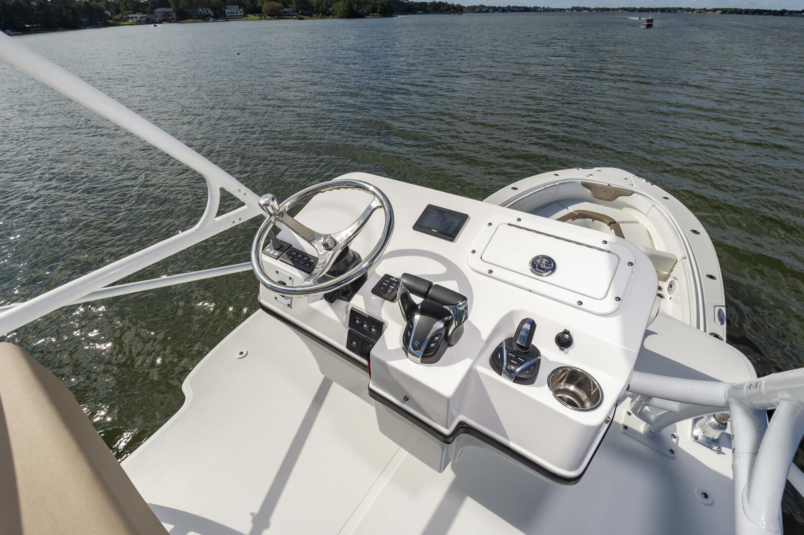 Slide: The Image of Edgewater 370CC 2022 - 3964562