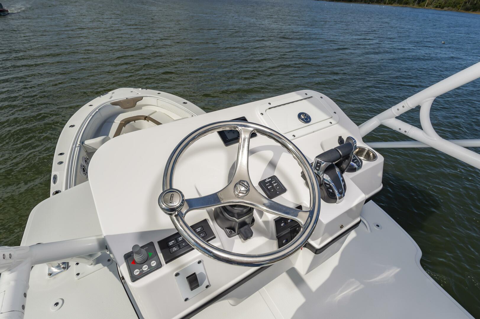 Slide: The Image of Edgewater 370CC 2022 - 3964563