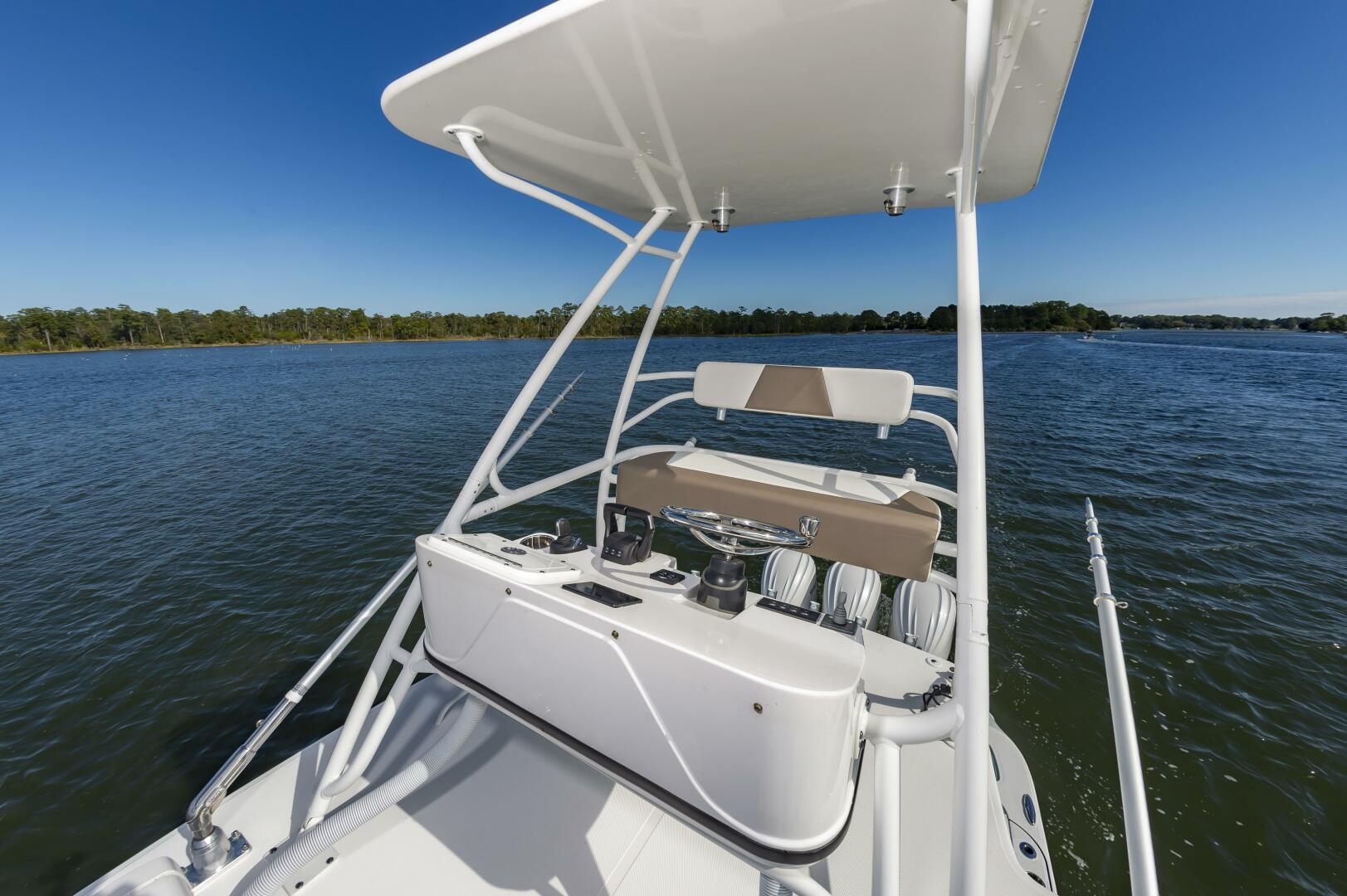 Slide: The Image of Edgewater 370CC 2022 - 3964565
