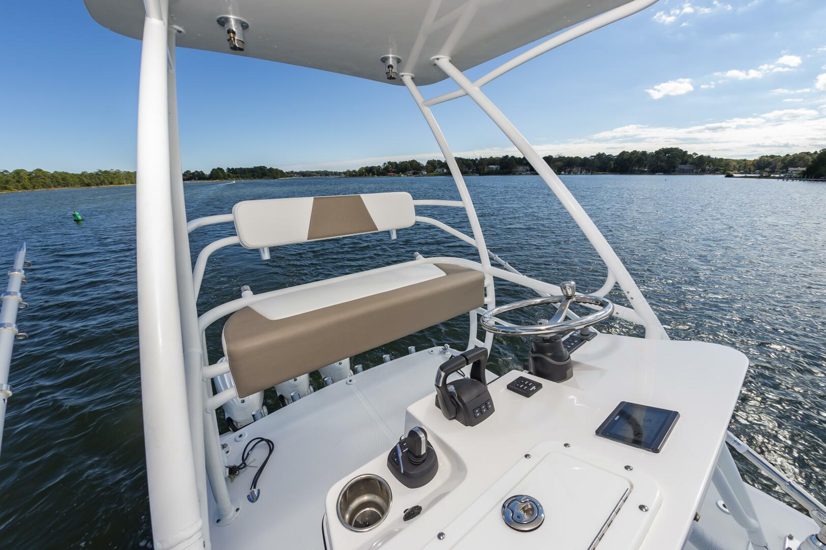 Slide: The Image of Edgewater 370CC 2022 - 3964568