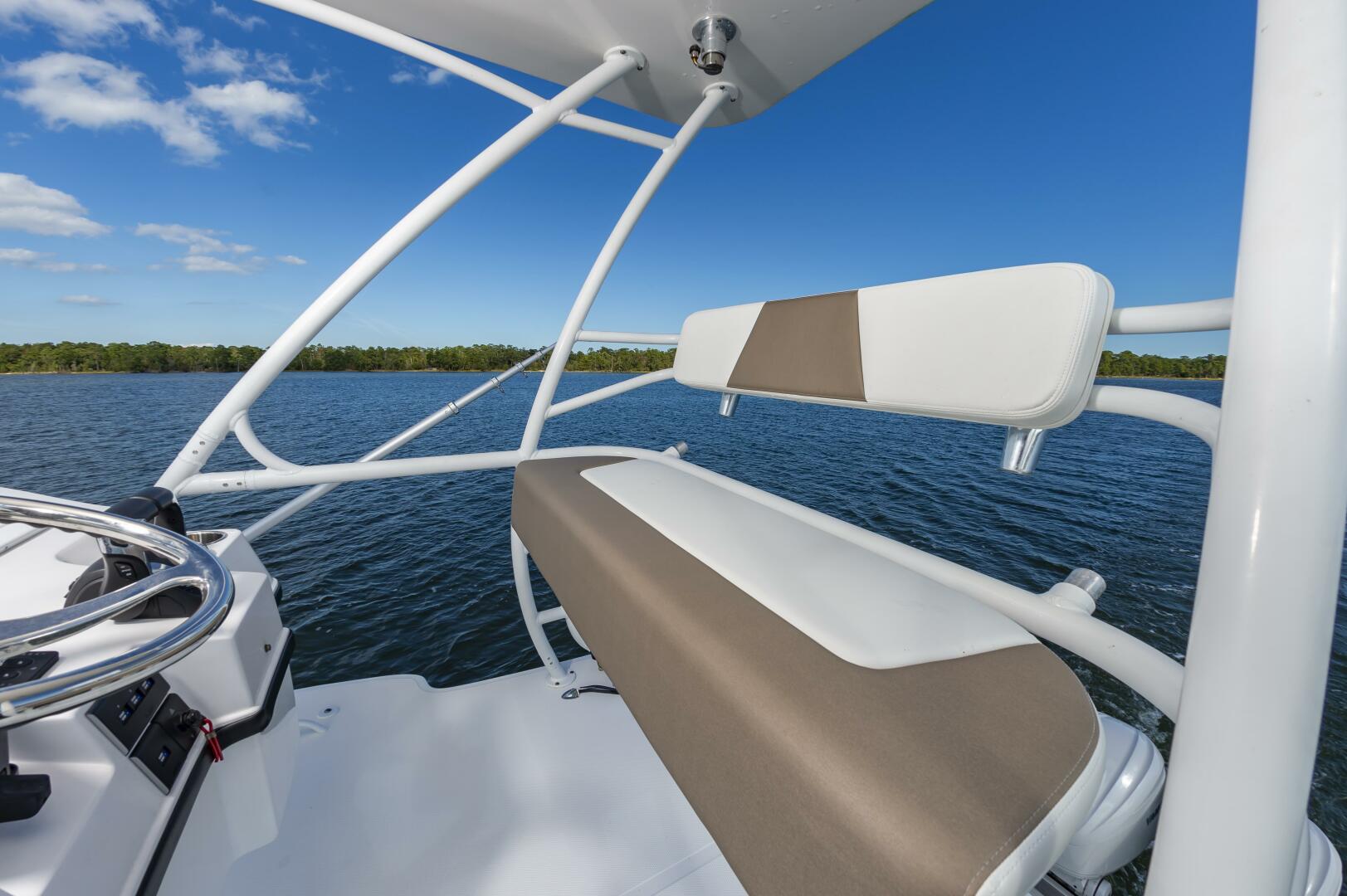Slide: The Image of Edgewater 370CC 2022 - 3964569