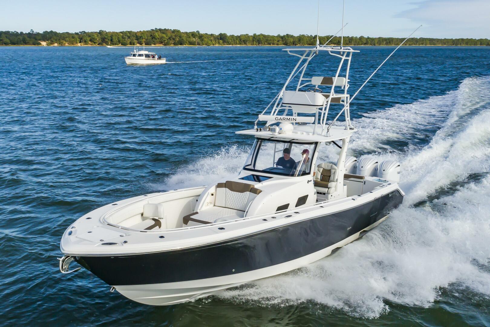 Slide: The Image of Edgewater 370CC 2022 - 3964534