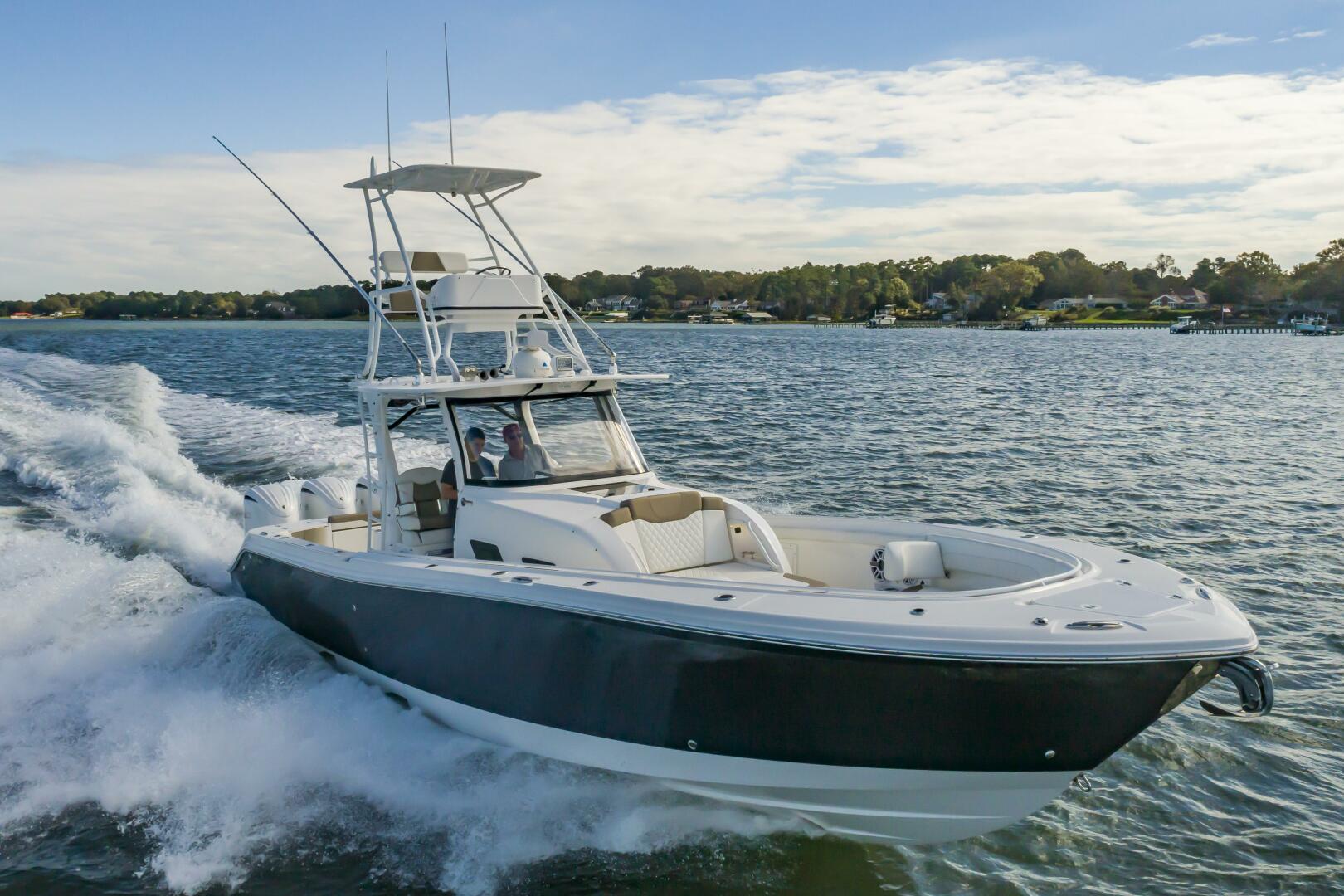 Slide: The Image of Edgewater 370CC 2022 - 3964535