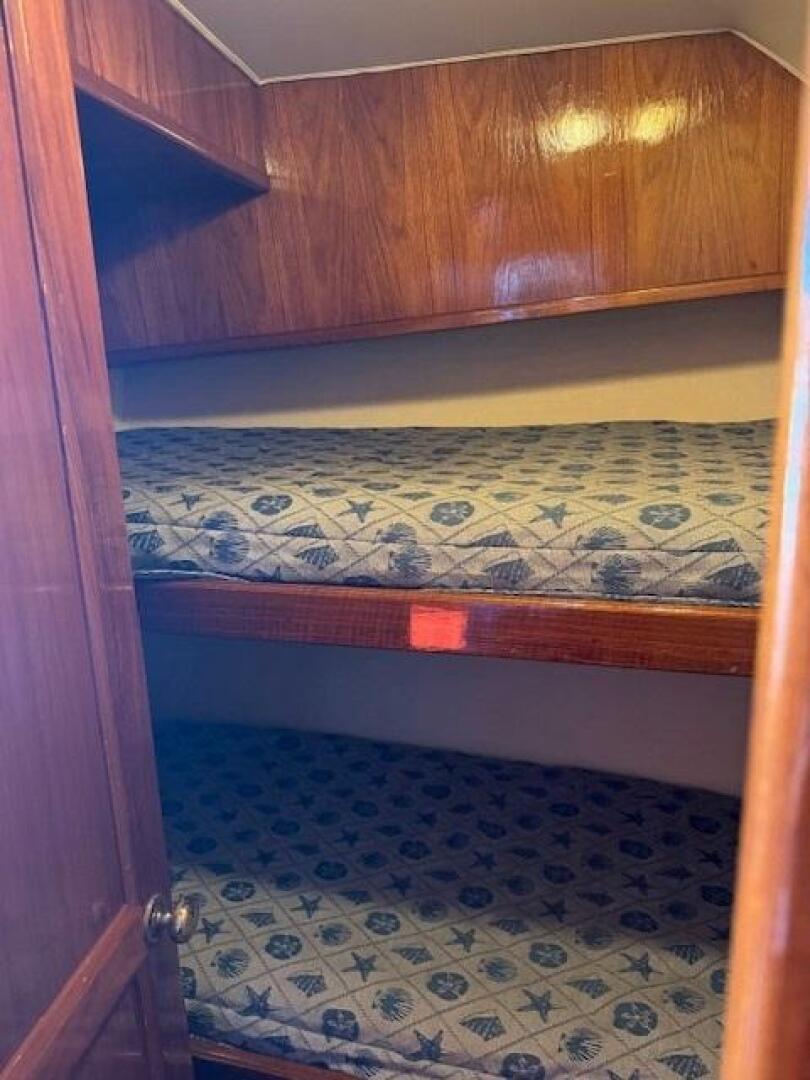 Slide: The Image of 1989 Egg Harbor 35 - SUNNY SIDE UP - 5263250