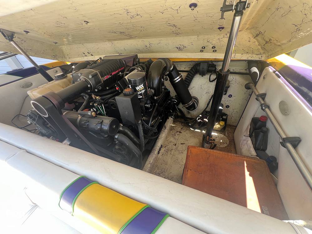 Slide: The Image of Engine Hatch - 15468387