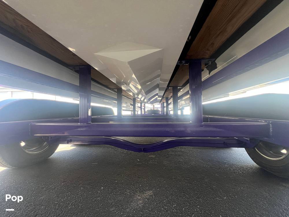 Slide: The Image of Underbelly - 15468403