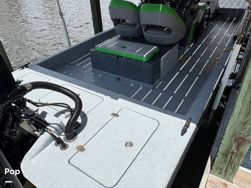 Slide: The Image of Stern Casting Deck With Storage/live Well/bait Well - 15646435