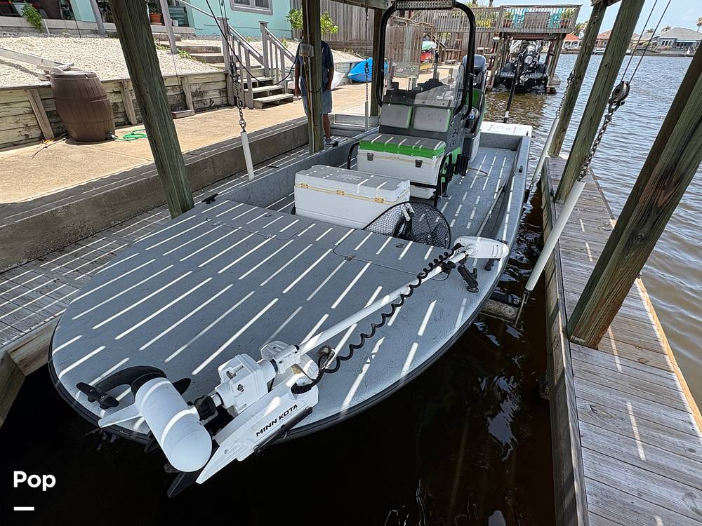Slide: The Image of Trolling Motor/bow Casting Deck - 15646455