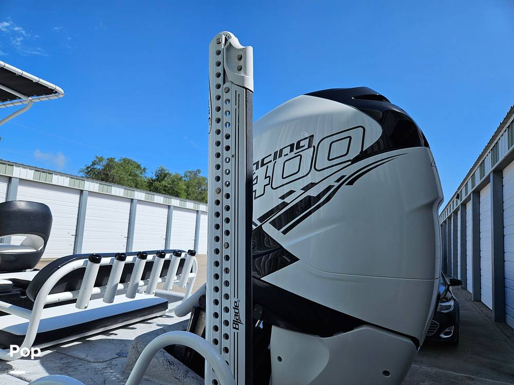 Slide: The Image of 400R Engine/power Pole - 14510731