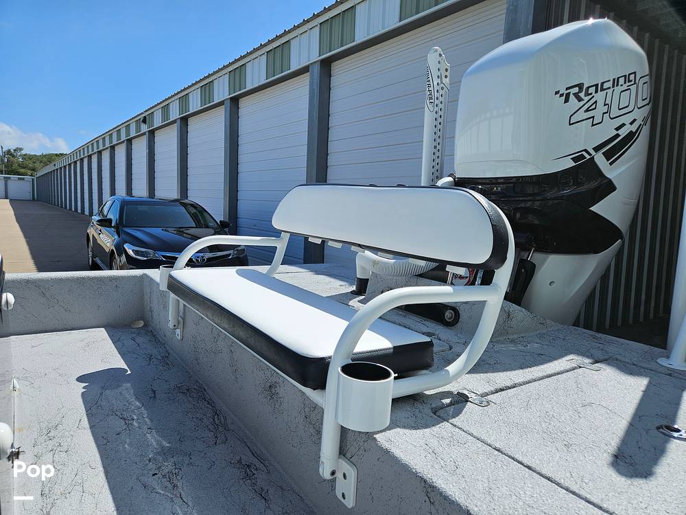 Slide: The Image of Rear Seat/400r Engine - 14510738