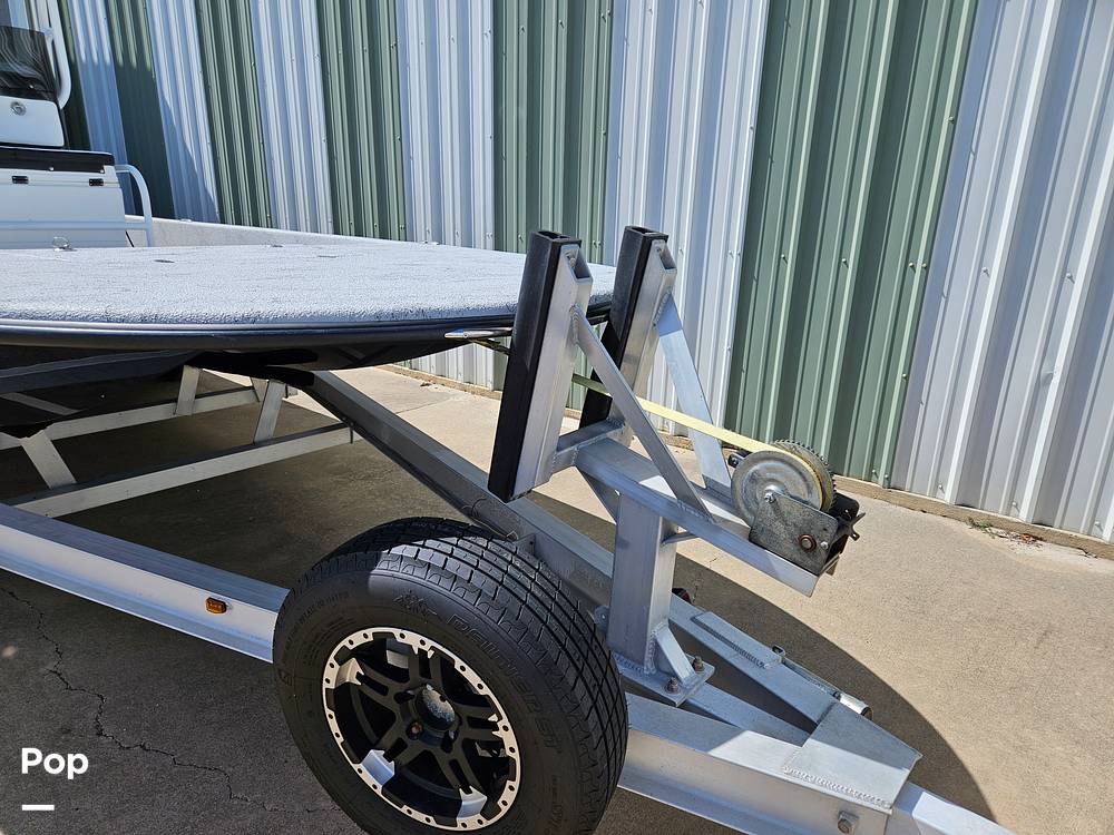 Slide: The Image of Spare/trailer Hitch - 14510710