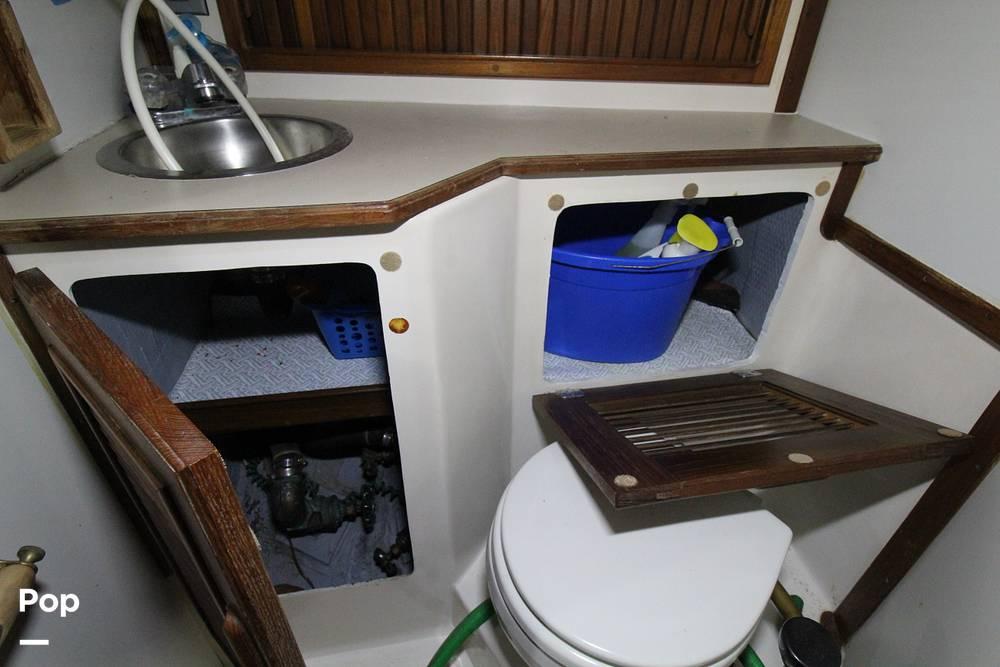 Slide: The Image of 1982 Endeavour 32 for sale in Camden, OH - 42