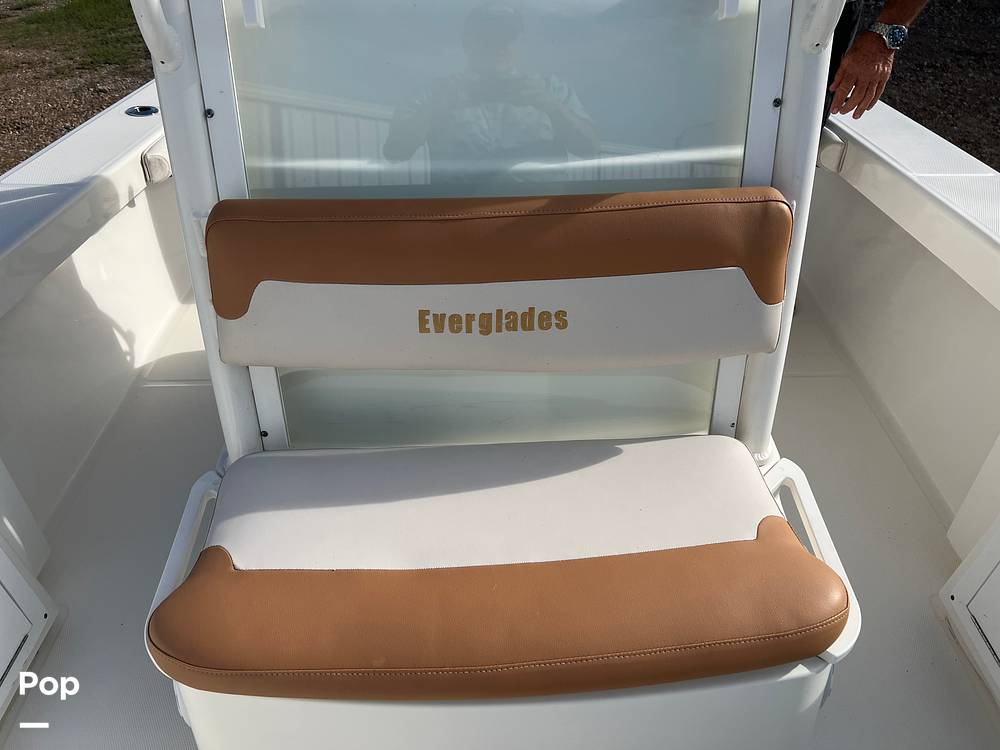 Slide: The Image of Center bow seat - 15891533