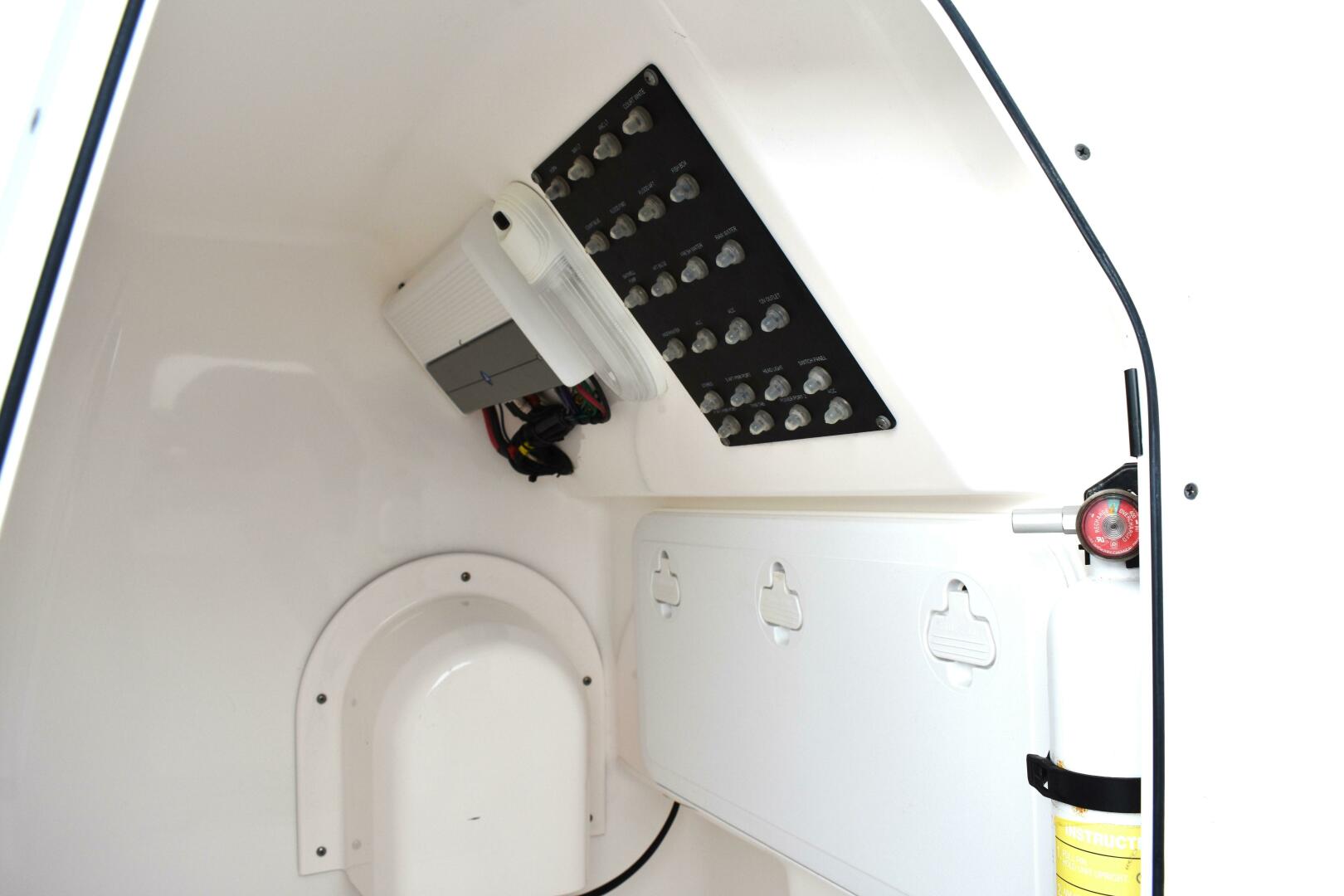 Slide: The Image of Everglades 243 Center Console 2015 - 5006971