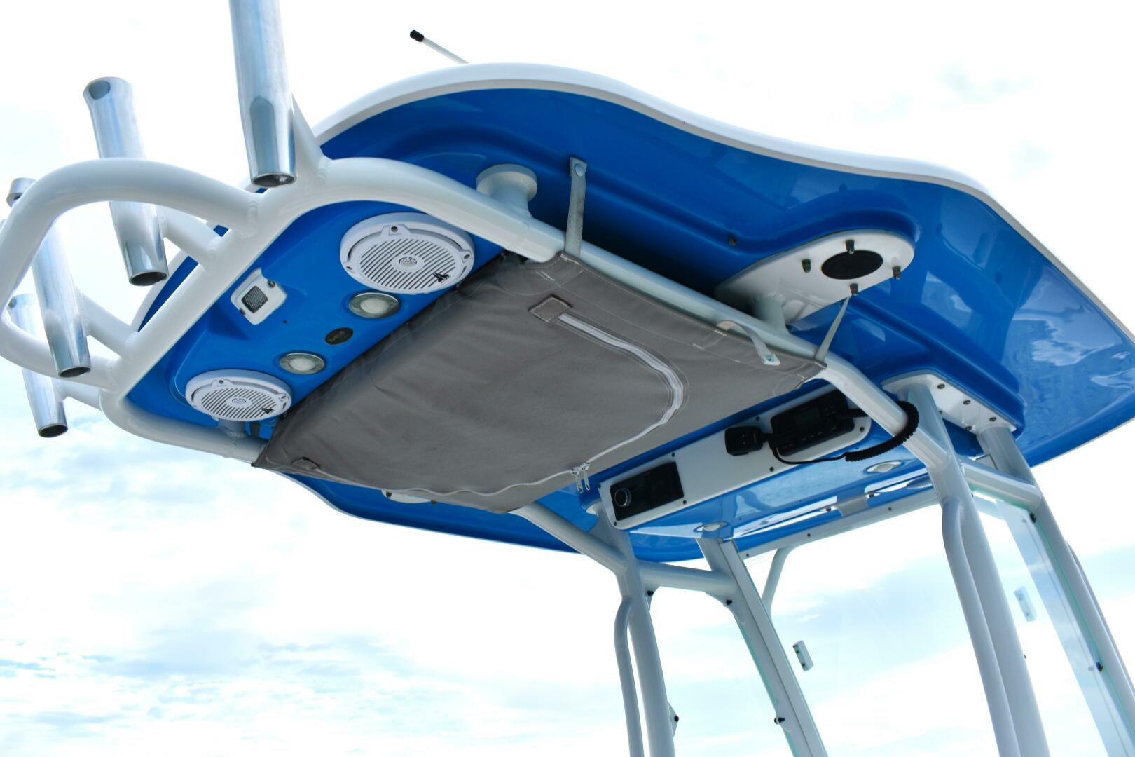 Slide: The Image of Everglades 243 Center Console 2015 - 5006977