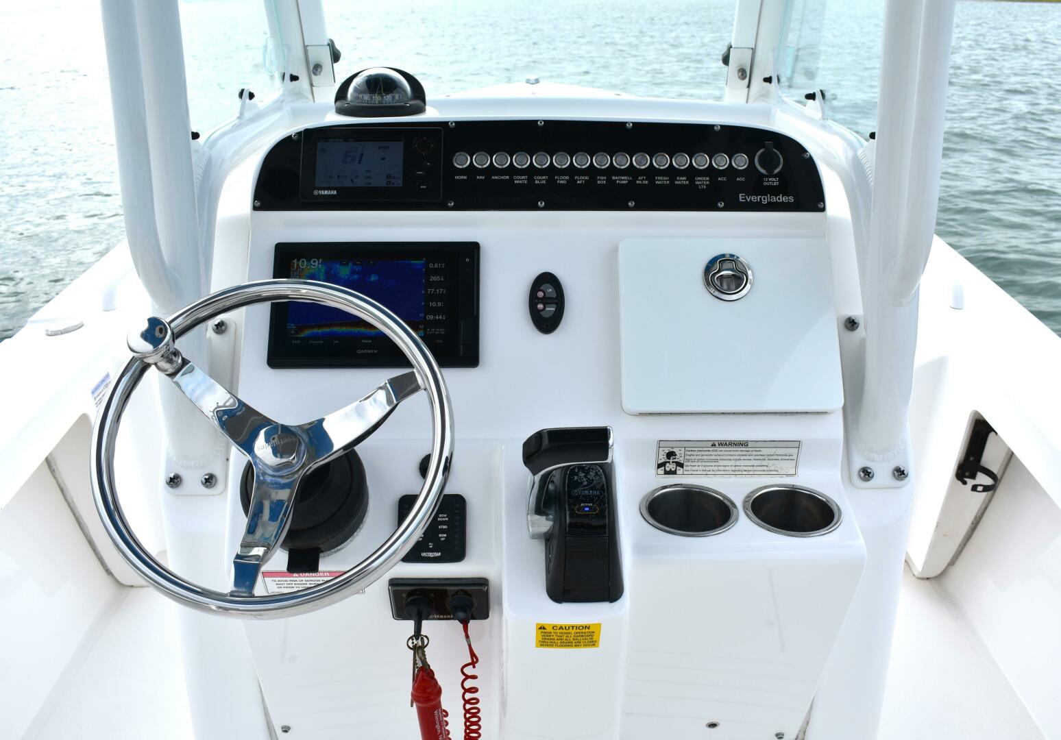 Slide: The Image of Everglades 243 Center Console 2015 - 5006979