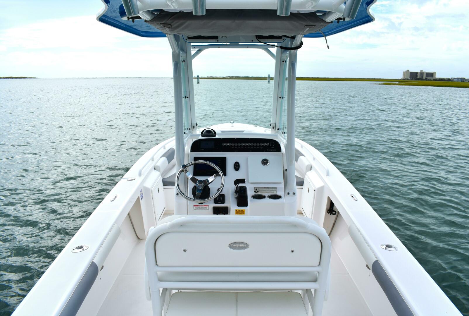 Slide: The Image of Everglades 243 Center Console 2015 - 5006981