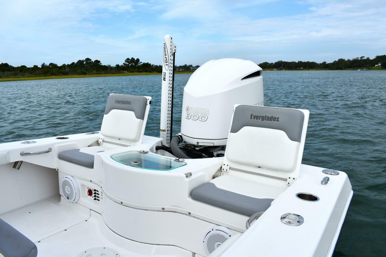 Slide: The Image of Everglades 243 Center Console 2015 - 5006983