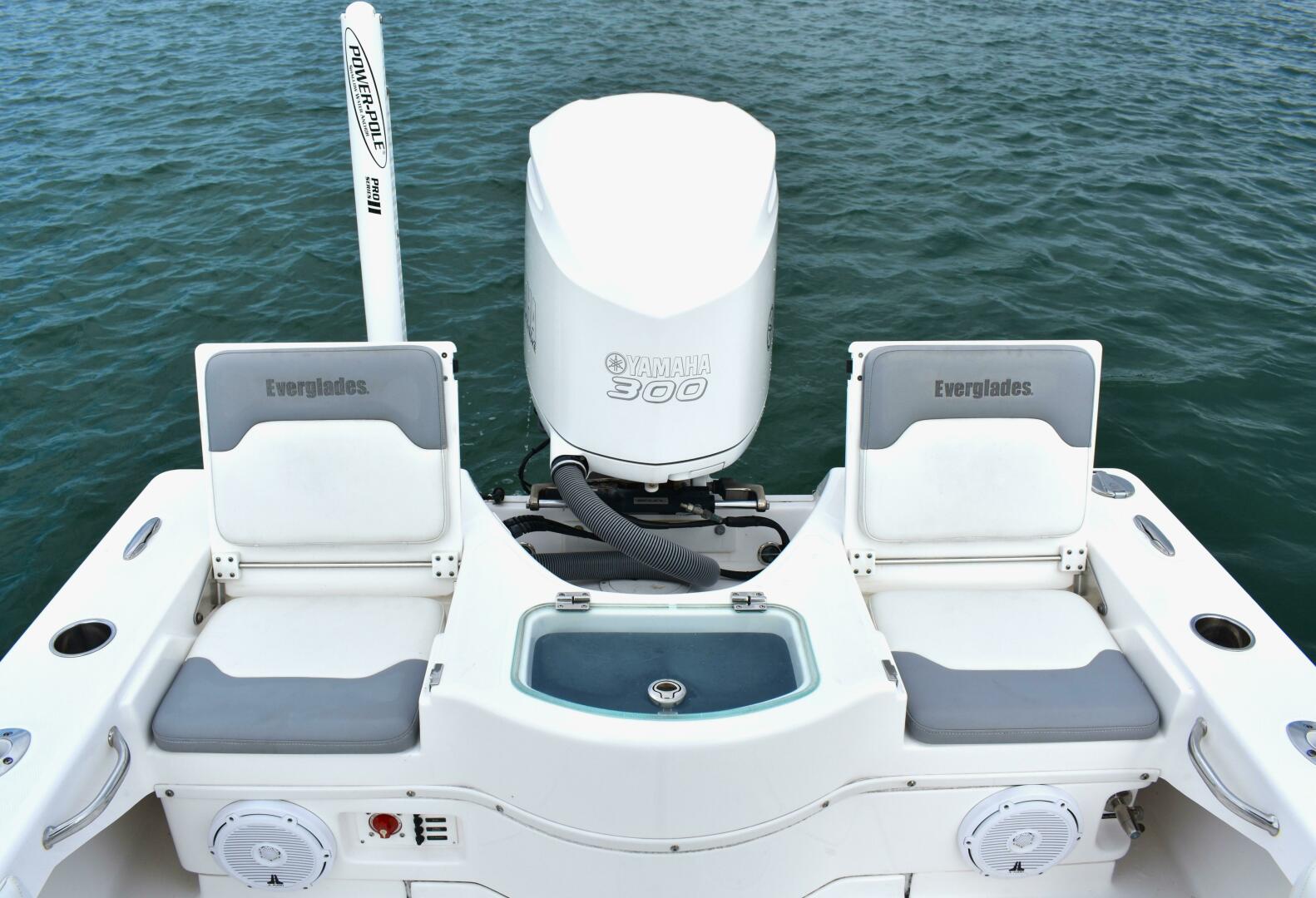 Slide: The Image of Everglades 243 Center Console 2015 - 5006984
