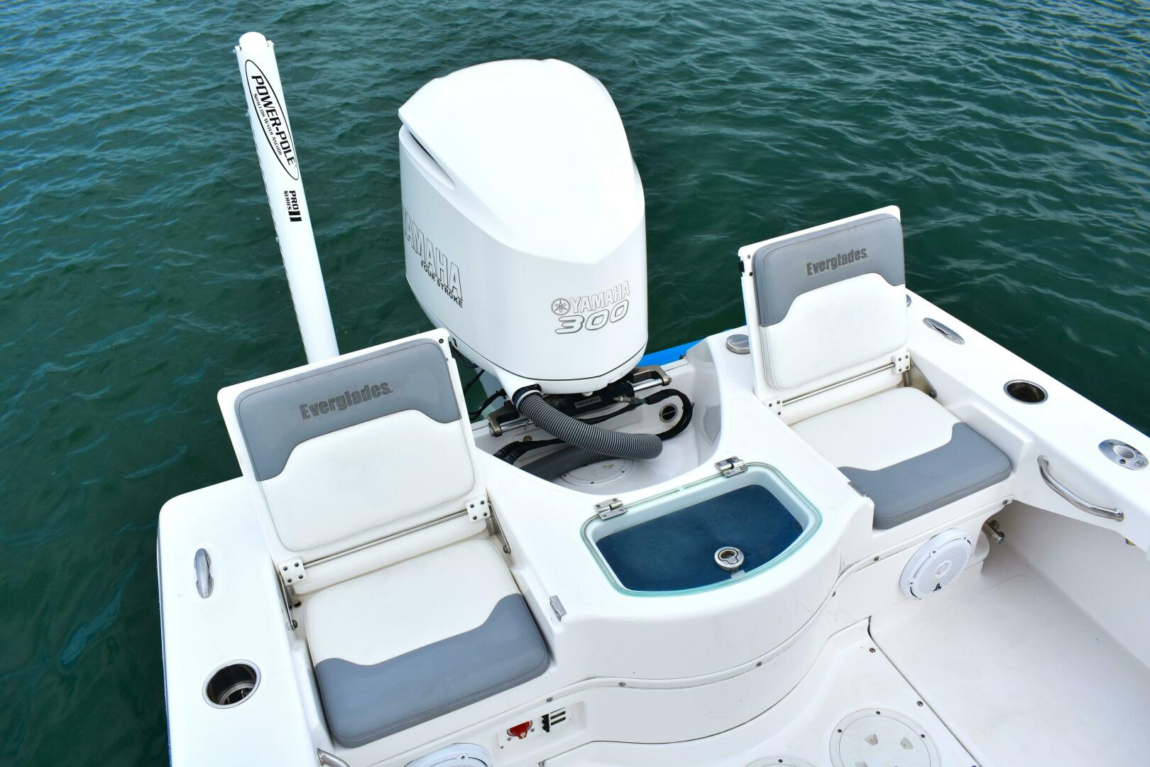 Slide: The Image of Everglades 243 Center Console 2015 - 5006985