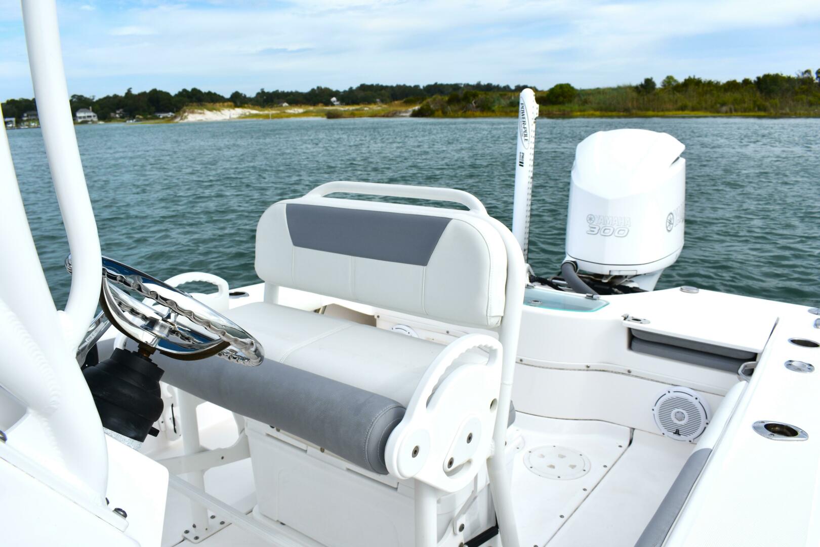 Slide: The Image of Everglades 243 Center Console 2015 - 5006986