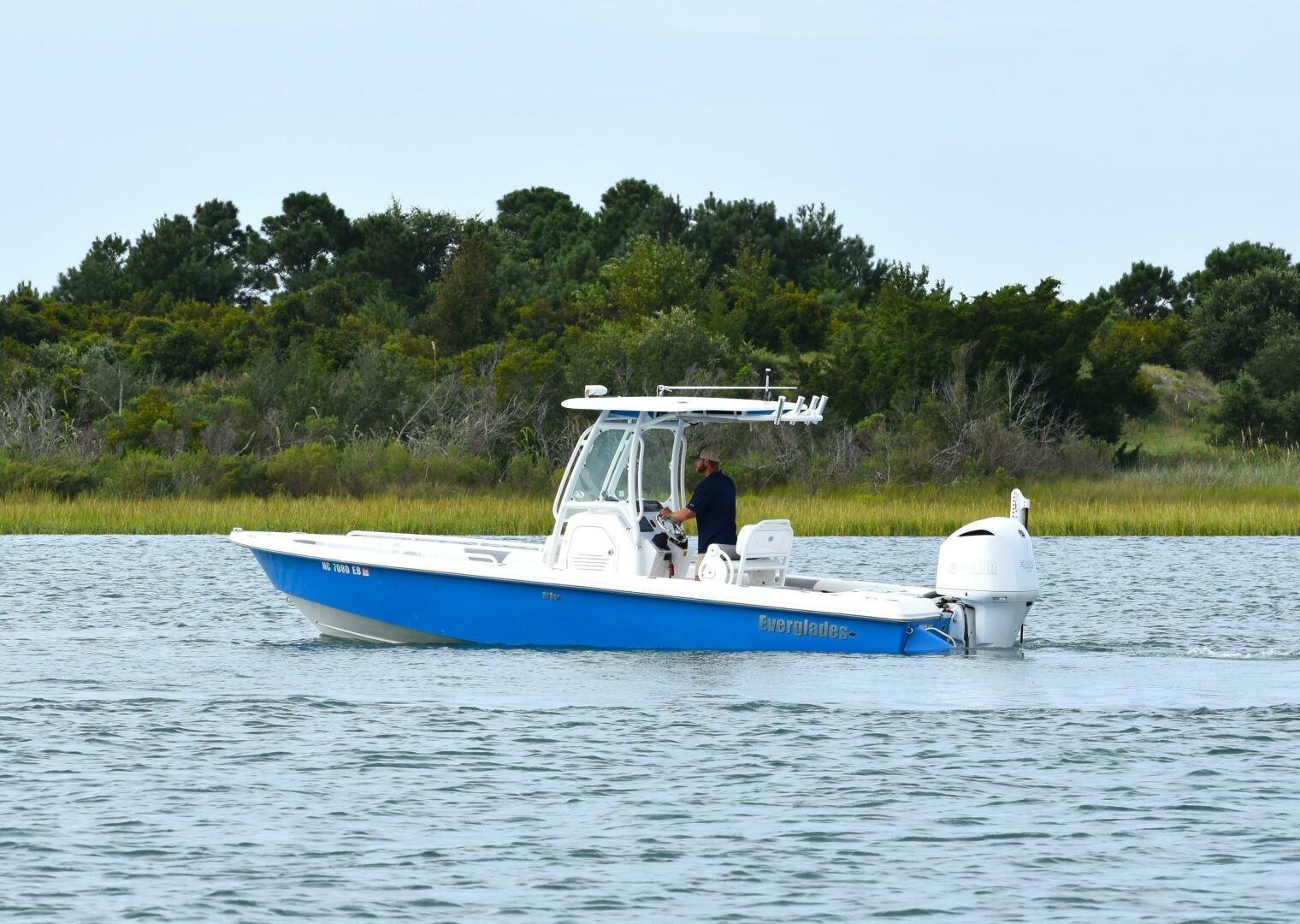 Slide: The Image of Everglades 243 Center Console 2015 - 5006993