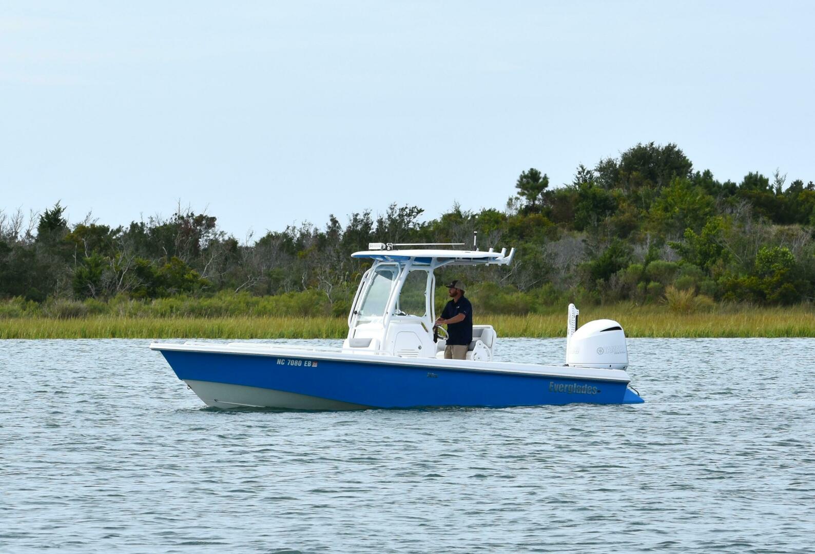 Slide: The Image of Everglades 243 Center Console 2015 - 5006994