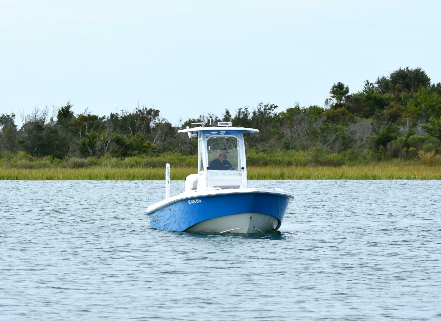 Slide: The Image of Everglades 243 Center Console 2015 - 5006995