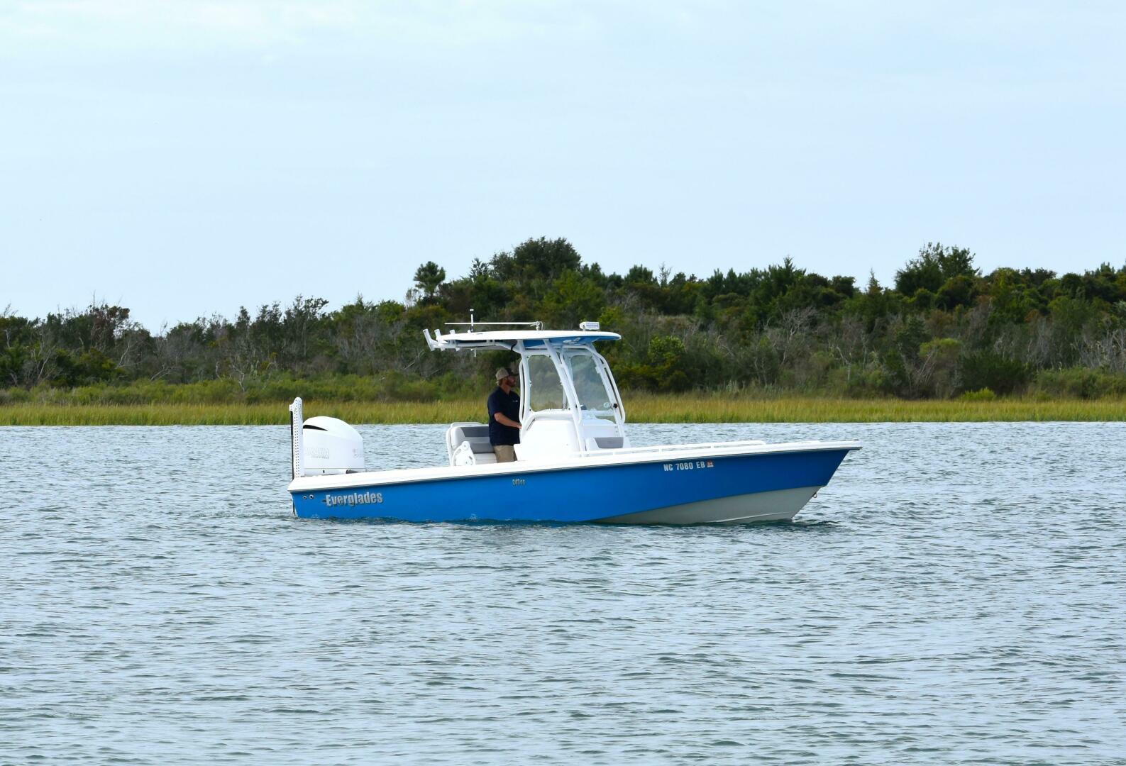 Slide: The Image of Everglades 243 Center Console 2015 - 5006996
