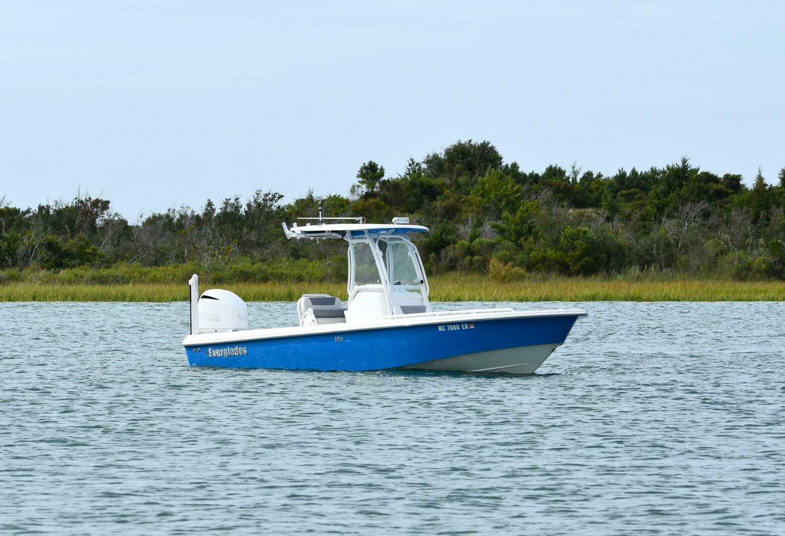 Slide: The Image of Everglades 243 Center Console 2015 - 5006998