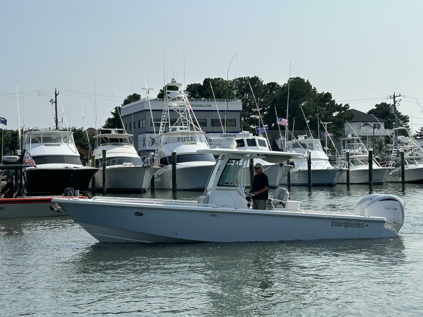 Slide: The Image of Everglades 273 Center Console 2022 - 4874936