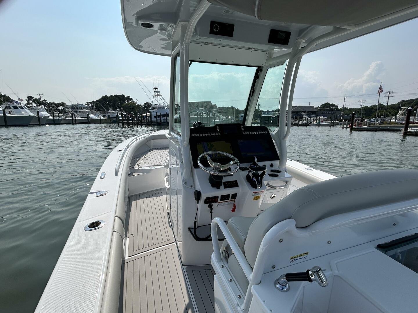 Slide: The Image of Everglades 273 Center Console 2022 - 4874947