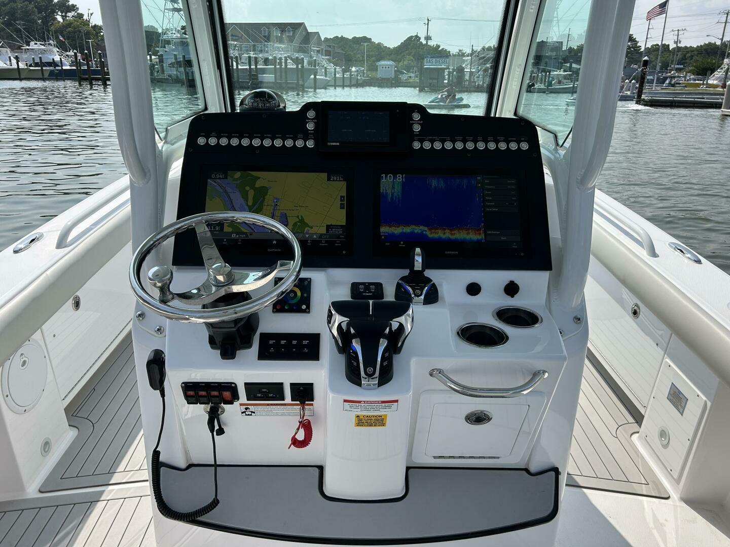 Slide: The Image of Everglades 273 Center Console 2022 - 4874950
