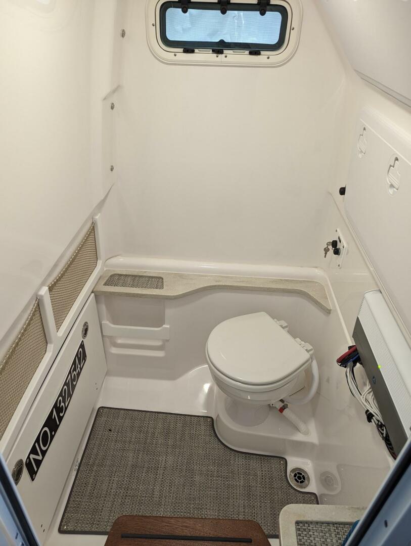 Slide: The Image of Everglades 273 Center Console 2022 - 4874953