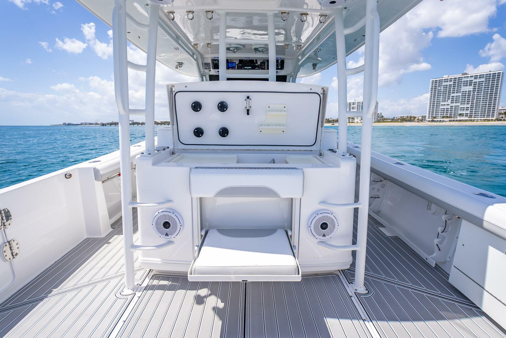 Slide: The Image of Everglades 435 Center Console 2018 - 5408486