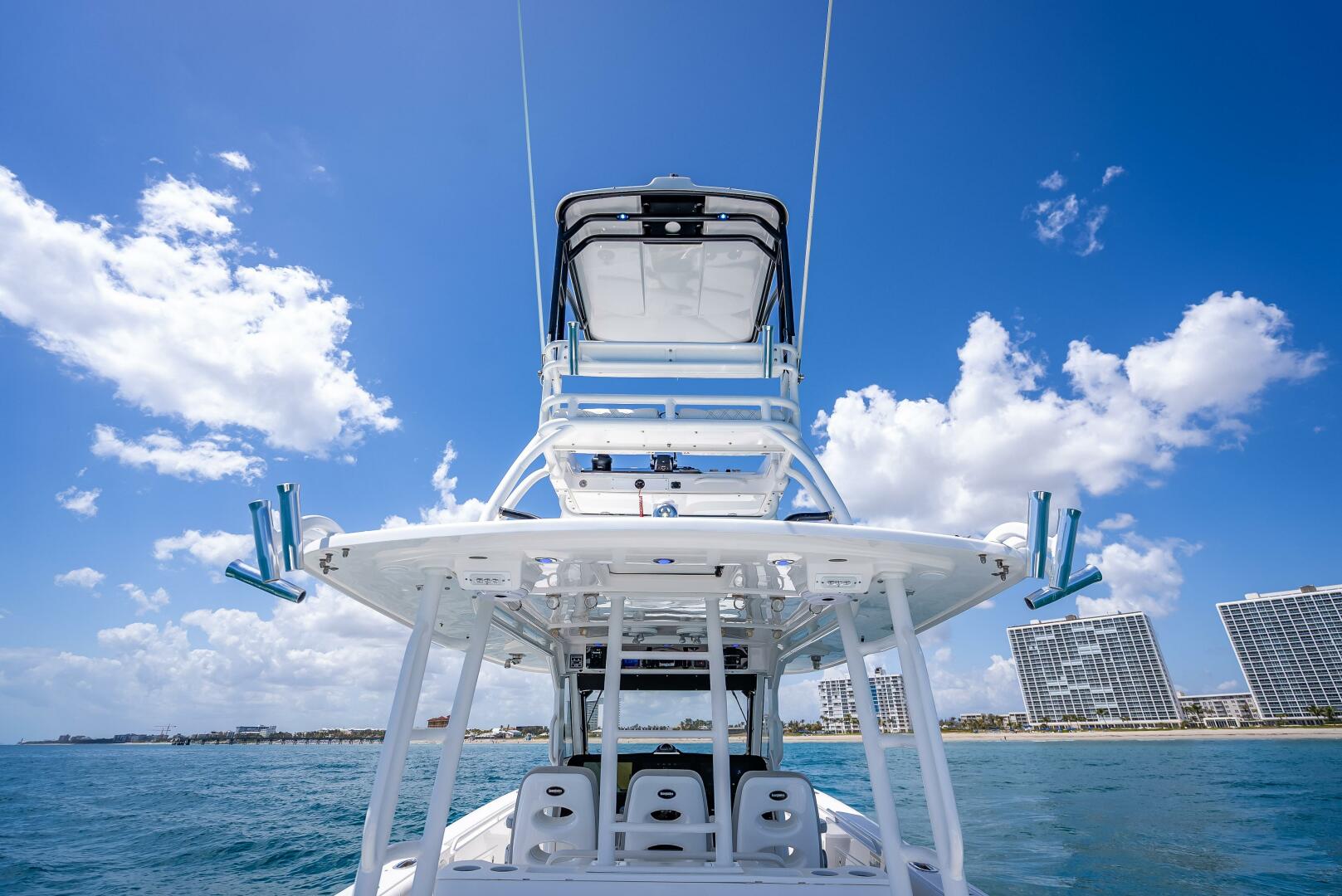 Slide: The Image of Everglades 435 Center Console 2018 - 5408481