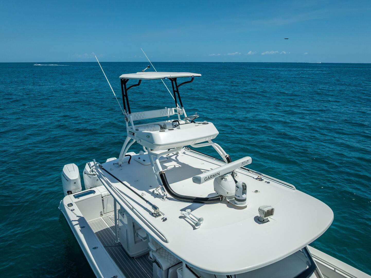 Slide: The Image of Everglades 435 Center Console 2018 - 5408444