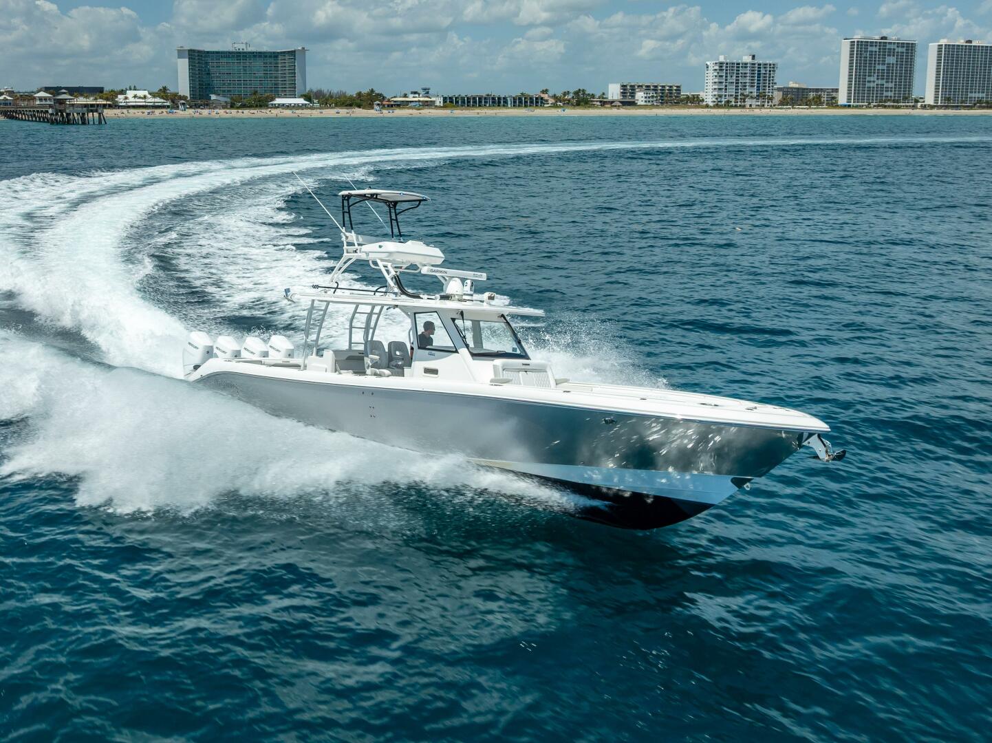 Slide: The Image of Everglades 435 Center Console 2018 - 5408446