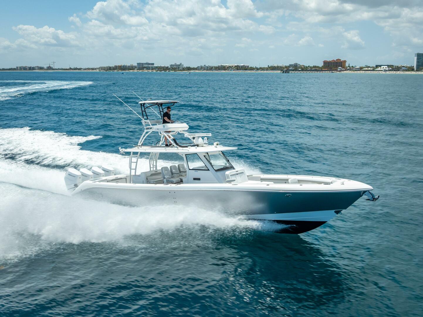 Slide: The Image of Everglades 435 Center Console 2018 - 5408450