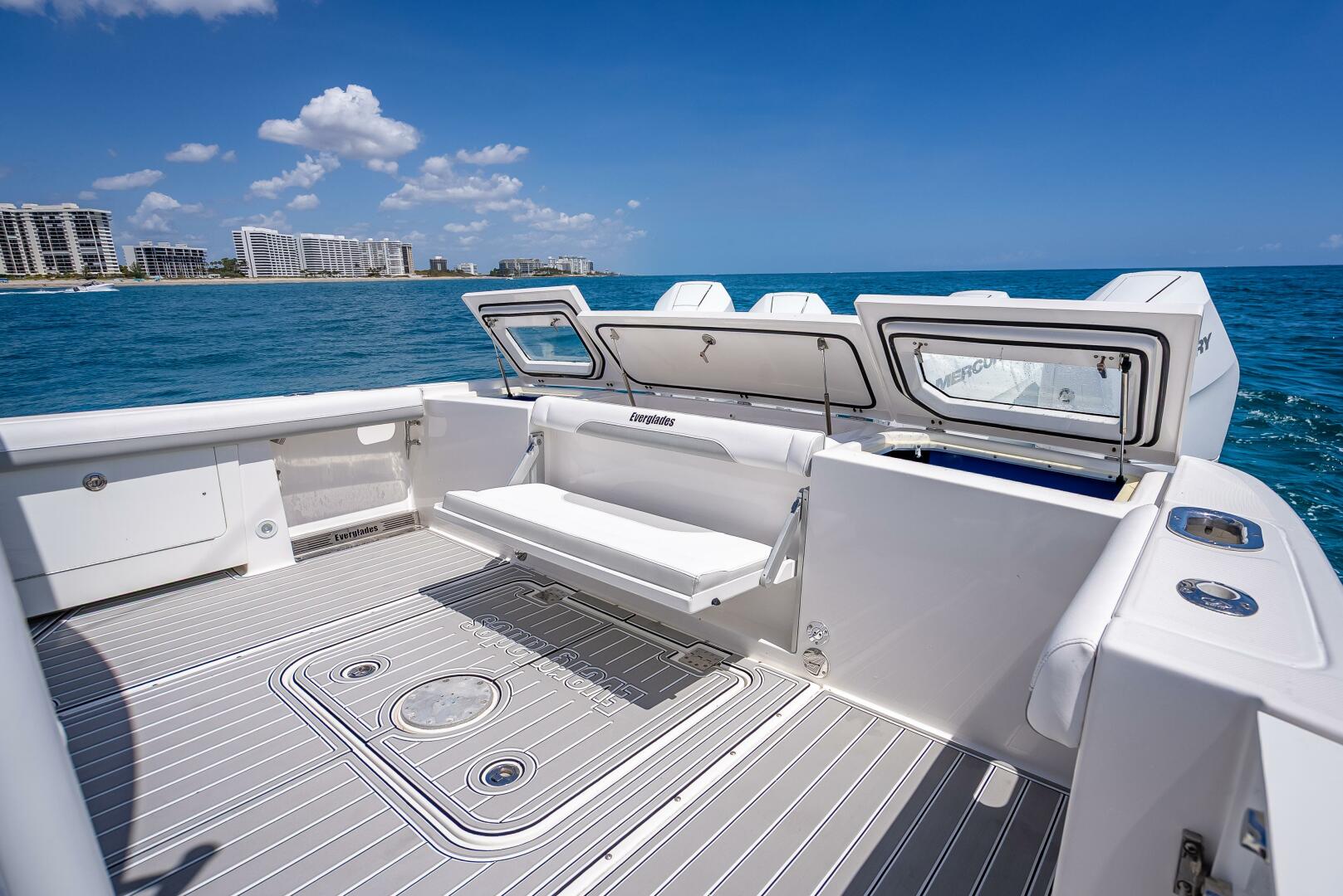 Slide: The Image of Everglades 435 Center Console 2018 - 5408472