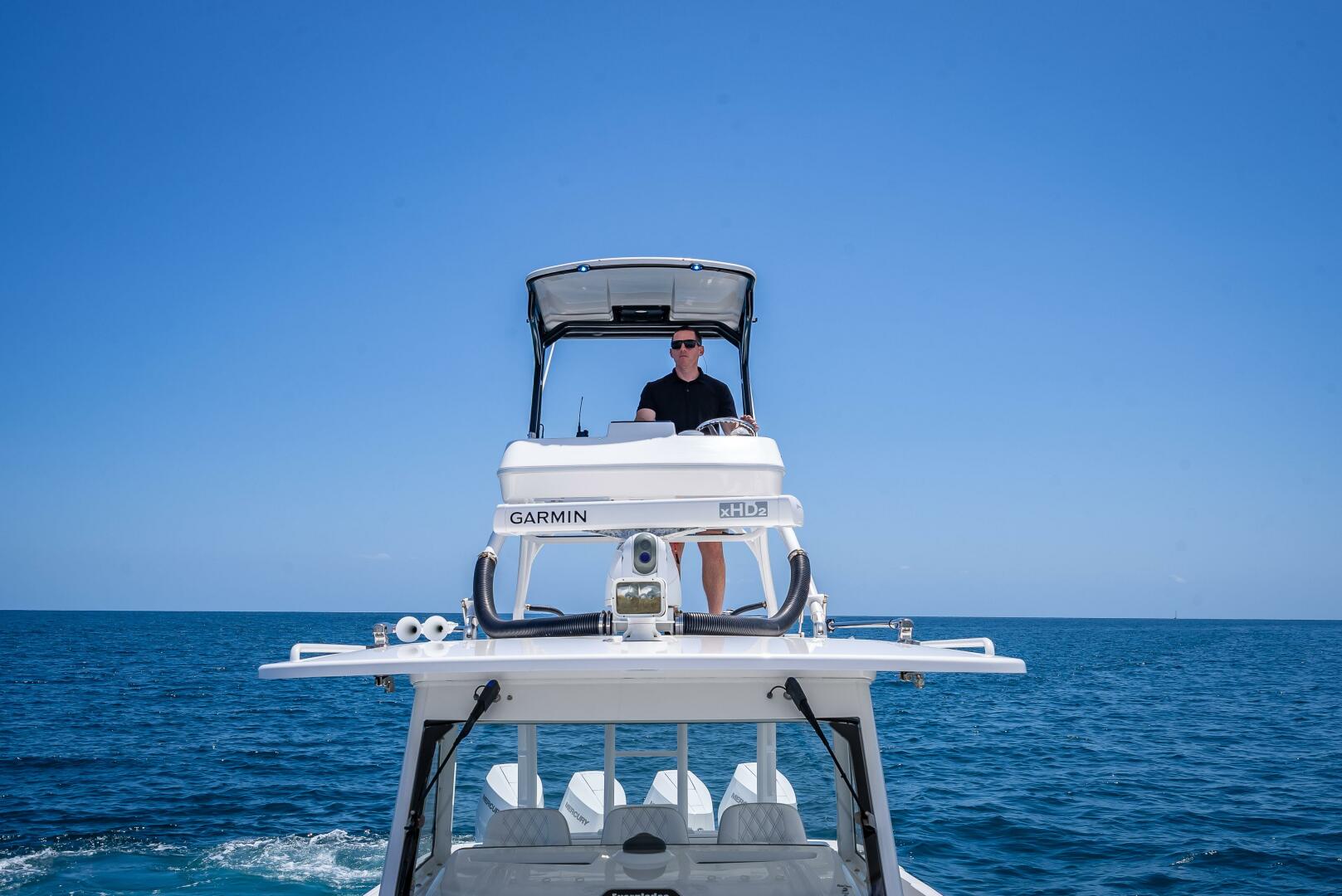 Slide: The Image of Everglades 435 Center Console 2018 - 5408502